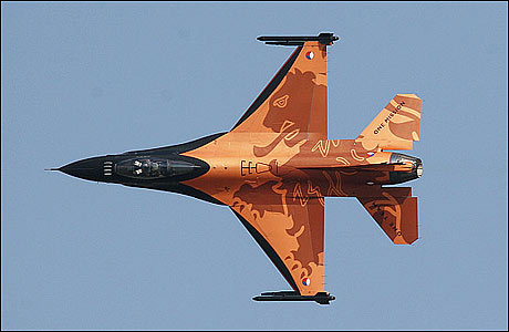 Dutch defense ministry: Airman likely left to join ISIS